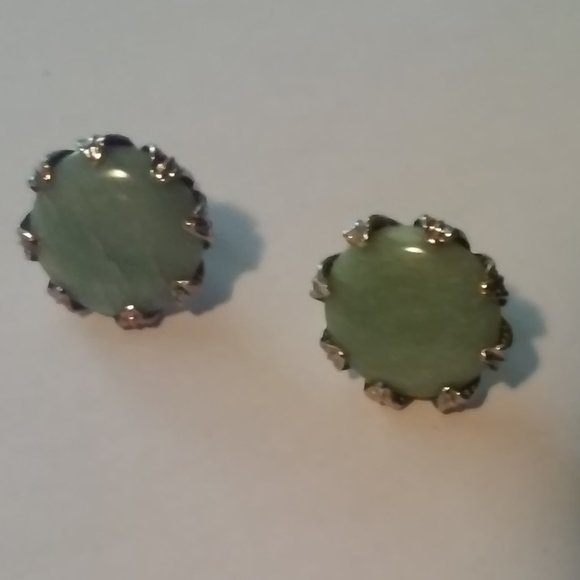 Earrings Screw On Light Green and Silver Approx 1" Across - Picture 1 of 3